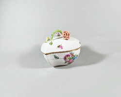 Herendi, heart-shaped box with bouquet de saxe pattern, hand-painted porcelain, flawless! (Bt011)