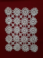 Crochet lace tablecloth of 20 stars