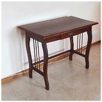 Desk with lute legs