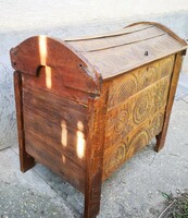 Kelengye chest, twine, dowry chest beautiful carved 1800s. A video was also made about it!