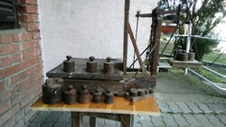 Small market glaze with weights (wooden glaze)