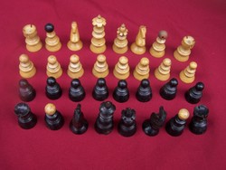 Bécsi kávéházi sakk készlet- faragott fa figurák