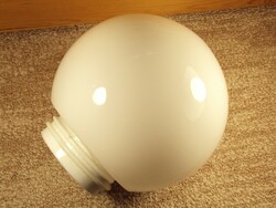 Retro fali lámpa fehér üveg búra csavaros szabvány méret kb. 1970-es évekből