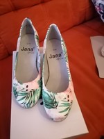 They are more beautiful than me plus size elegant casual spring summer jana comfort comfortable shoes 2x used 37