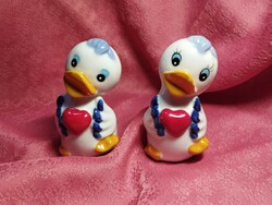 Porcelain ducks holding salt and pepper