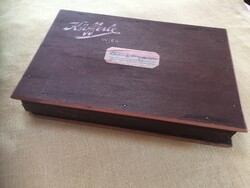 Osztrák fa doboz, Küfferle Wien felirattal csokis doboz (79/1)