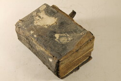 Antik rézcsatos imakönyv 658