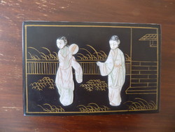 Old bone applique Japanese lacquer box with geishas !!