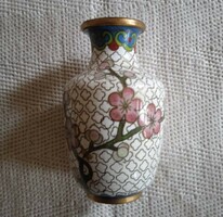 Chinese small vase with beautiful patern 4.5 cm high