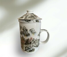 Oriental tea mug with filter and lid
