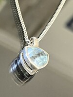 Gyönyörűséges ezüst nyaklánc és Medál, Kék-Topáz kővel