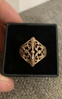 Antique filigree gold ring