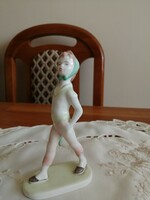 Aquincum jelzésű porcelán figura.
