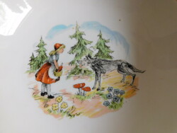 Hollóházi gyerektányér mesejelenettel - Piroska és a farkas