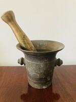 Copper mortar with an interesting fracture
