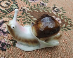 Zsolnay chick - snail biga - snail biga