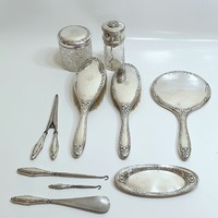 Silver (925) 10-piece art nouveau toilet set with powder and French (950) perfume bottle