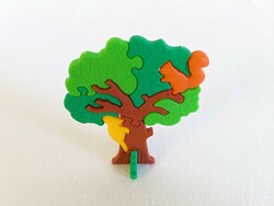 3D puzzle kinder ferrero figure from the 1994 series, tree, woodpecker, squirrel