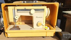 Naumann sewing machine in good condition, with original case, 8 programs, storage