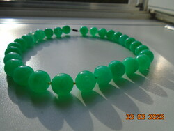 1950 Smaragdzöld gyöngyökből nyaklánc