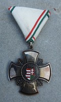 Hungarian coat of arms award