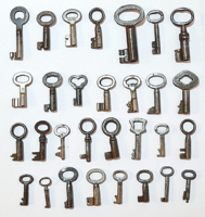 Antique small keys / 30 pcs.