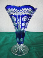 Kék csiszolt kristály váza
