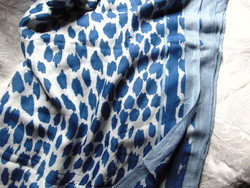 Decorative blue spotted scarf, stole