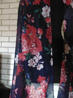 Leander floral stole and scarf on a dreamy dark blue background