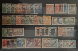 50 darab 1925. előtti bélyeg berakólapon (A)