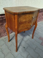 Restored, flawless, beautiful, inlaid Biedermeier small walnut sideboard / chest of drawers
