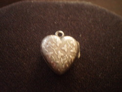 Antique silver openable heart pendant