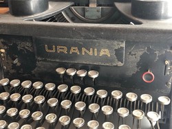 Urania antik írógép