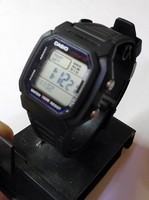 CASIO LCD QUARTZ ÓRA