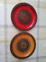 Antique wall plates decorated with copper, decorated with a burnt pattern - 18 cm dia.