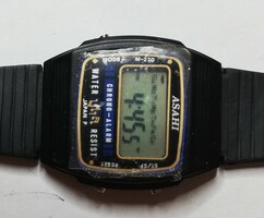 Asahi lcd retro quartz watch