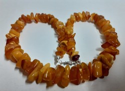 Retro beautiful condition genuine amber necklace with screw switch