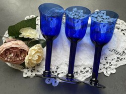 Gyönyörű kék üveg talpas pohár, kehely - 3 db