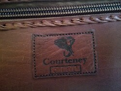 Courteney bag: Africa Zimbabwe, one of the handmade safari items.