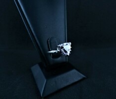 Beautiful 14k white gold ring with kunzite and diamond stones!!!