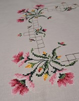 Old tablecloth with cross-stitch embroidery (l3602)