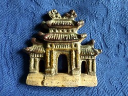 Régi ázsiai kerámia pagoda télikertbe, vagy akváriumba
