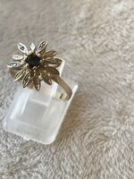 Sárga arany gyűrű természetes zafírral és pici brillekkel