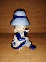 Régi német Gerold porcelán figura ücsörgő kalapos lányka 12 cm magas (po-2)