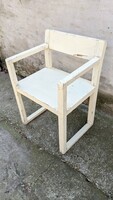 Bauhaus stílusú fa karfás szék