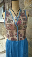 Very pretty, unique item.--Denim dress with tapestry effect top, 2 pockets 42-44
