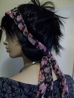 Romantic, rose-patterned headband