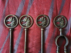 A rarity! Antique, horse head, copper / bronze fireplace cleaning set