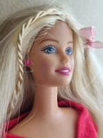 Eredeti Mattel Barbie baba gyűrúűvel fülbevalóval