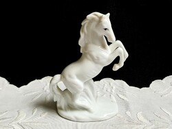 Nagyon szép ágaskodó porcelán ló, paci 12 cm